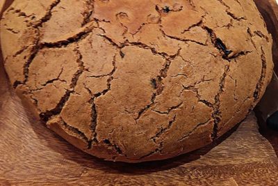 Ржаной хлеб в голландской жаровне